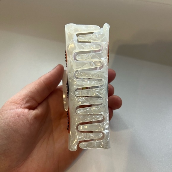 Halloween 'Boo' Hair Clip - Picture 4 of 6